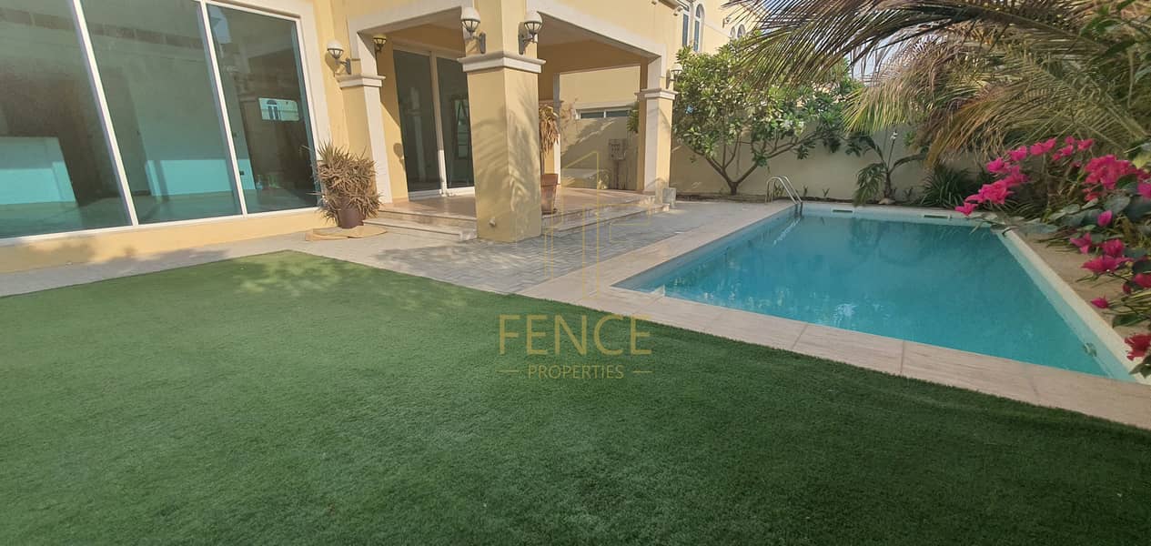 BACK TO BACK | WITH POOL | 4 BEDROOMS VACATING SOON BACK TO BACK | WITH POOL | 4 BEDROOMS VACATING SOON