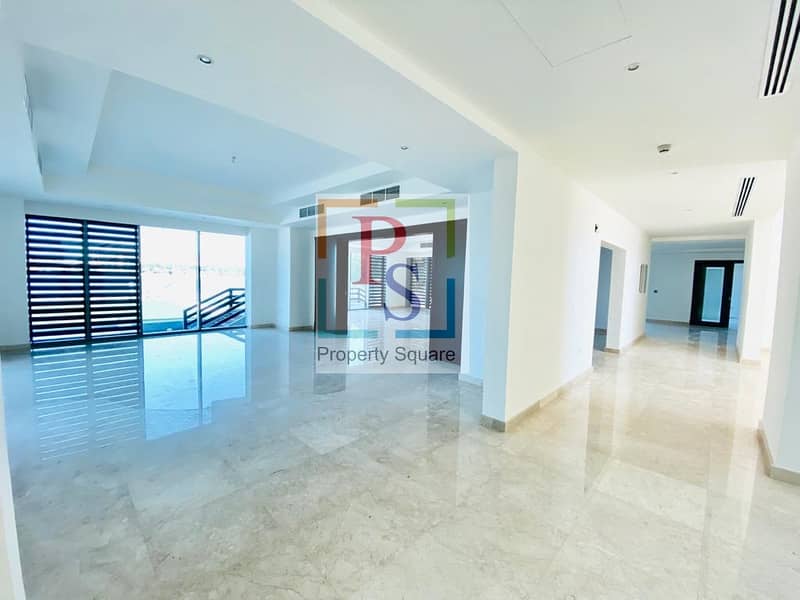 3 Luxurious Villa | Water Front| Private Yatch Parking