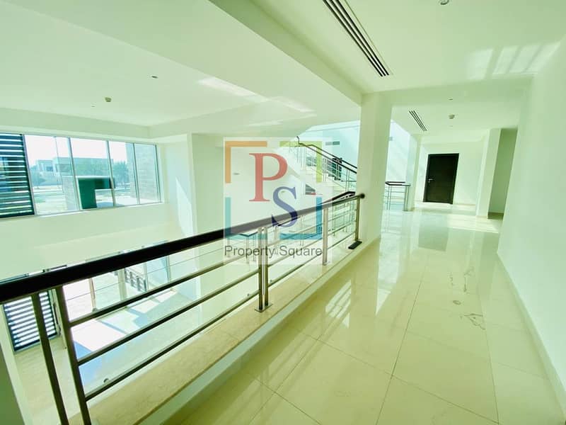 5 Luxurious Villa | Water Front| Private Yatch Parking
