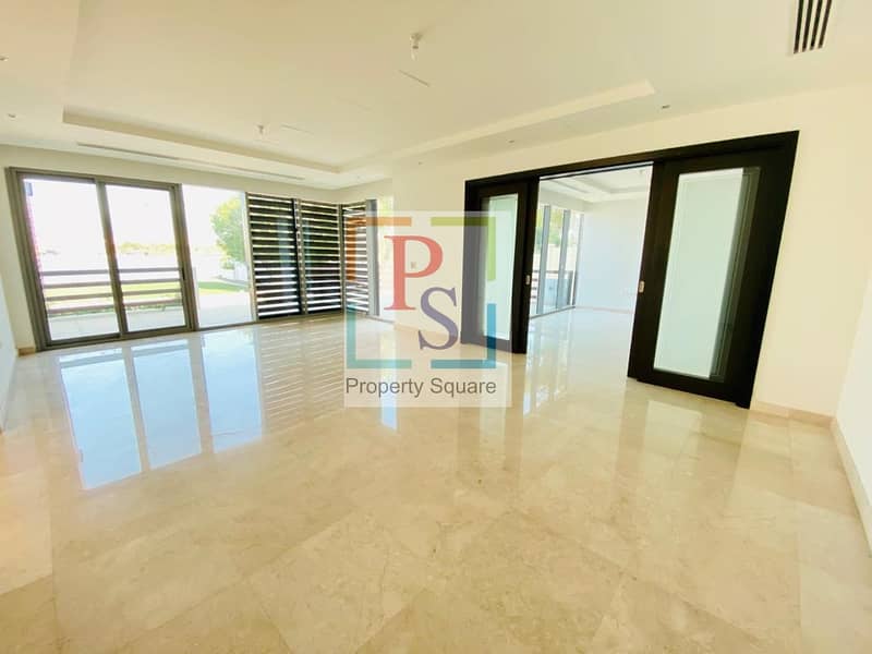 10 Luxurious Villa | Water Front| Private Yatch Parking