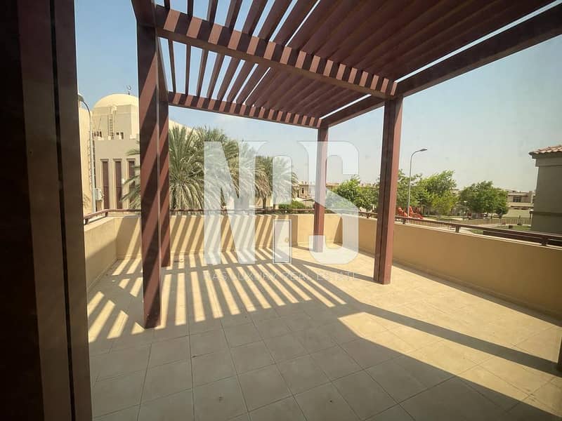 Single row villa |Direct golf view | swimming pool Single row villa |Direct golf view | swimming pool