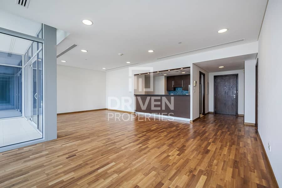 Huge Layout | High Floor | Best Location Huge Layout | High Floor | Best Location