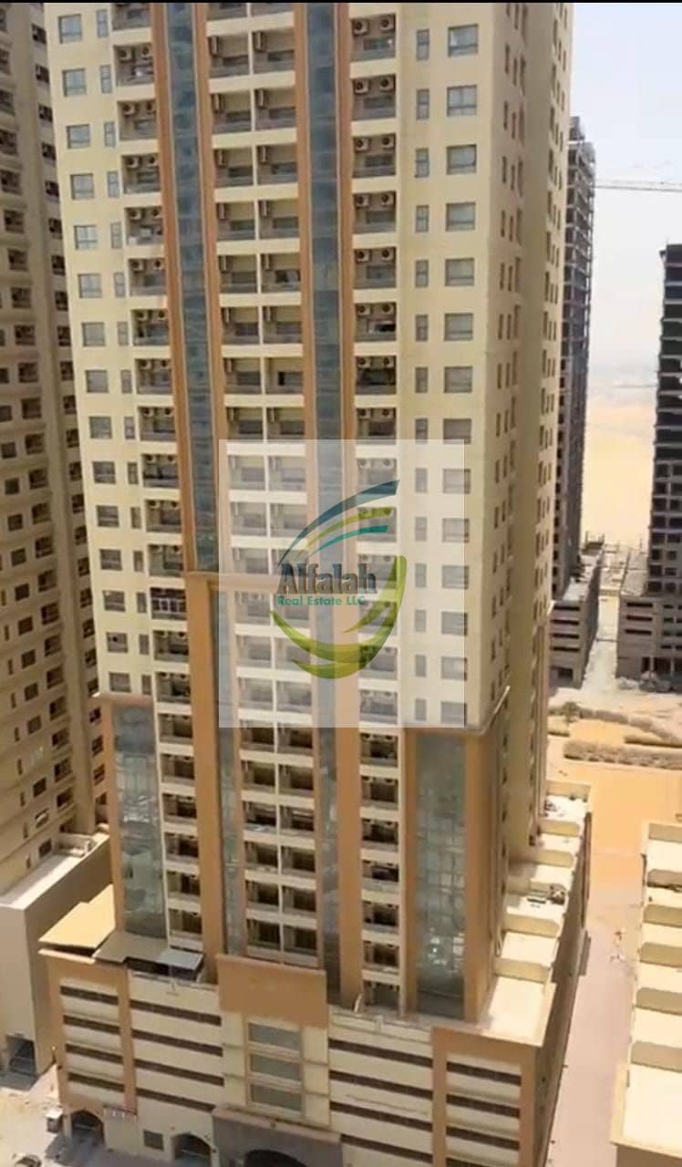 شقة في برج الزنبق،مدينة الإمارات‬ 1 غرفة 160000 درهم - 6371873