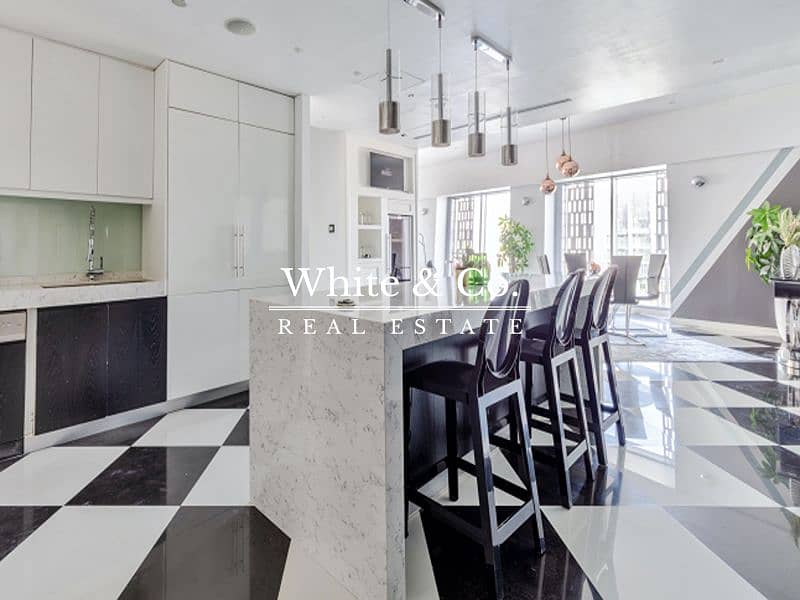 Modern Finishings | Spectacular Views | Upgraded Modern Finishings | Spectacular Views | Upgraded