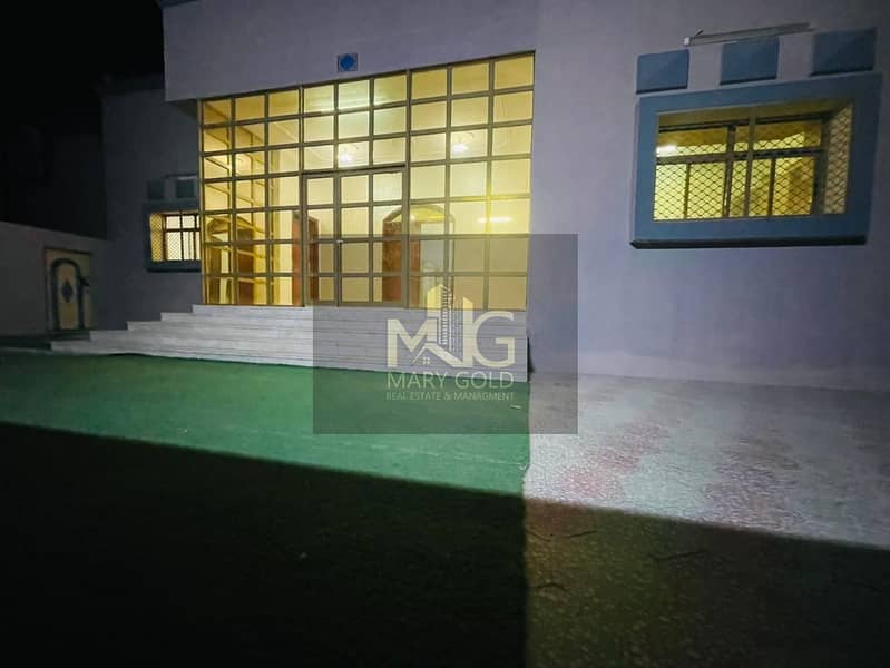 EXCLUSIVE 4BHK  TOWNHOUSE  WITH PRIVATE ENTRANCE FOR RENT  IN AL SHALEELA
