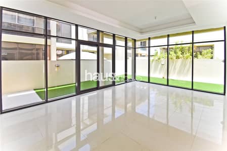 3 Bedroom Villa for Rent in DAMAC Hills, Dubai - End Unit | Landscaped Garden |White Goods Included