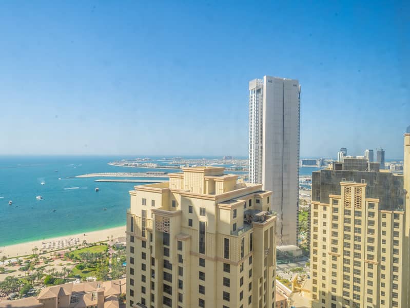 Luxury Waterfront Apartment with Beach Access