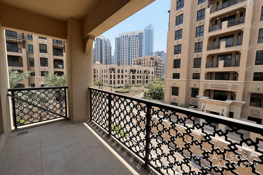 Vacant On Transfer | Bright | Great Location Vacant On Transfer | Bright | Great Location