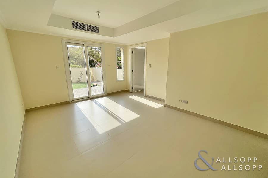 Upgraded | Landscaped | Park & Pool | 4M Upgraded | Landscaped | Park & Pool | 4M