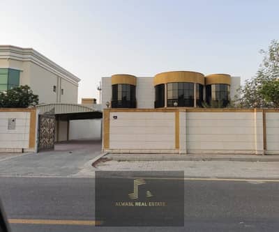 5 Bedroom Villa for Sale in Wasit Suburb, Sharjah - For sale villa in Wasit area \ Sharjah  great location main Street