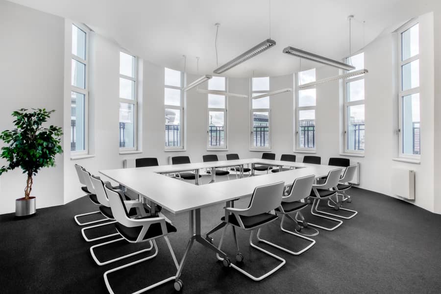 Move into ready-to-use open plan office space for 10 persons in Dubai, Supreme Court Chambers