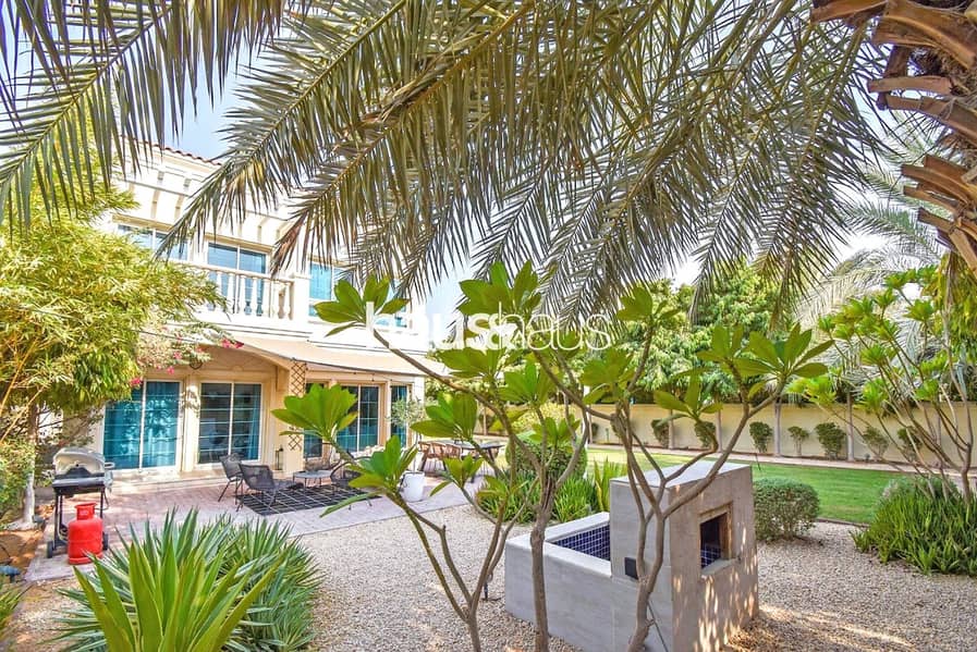 Two Bed Villa | Upgraded | Large Landscaped Garden Two Bed Villa | Upgraded | Large Landscaped Garden