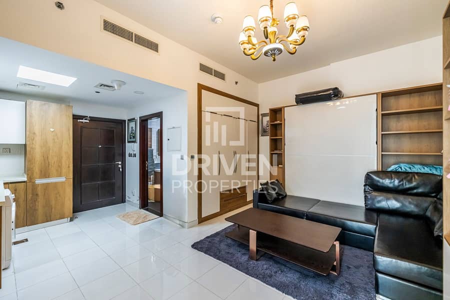 Near to Metro I Vacant | Best Investment