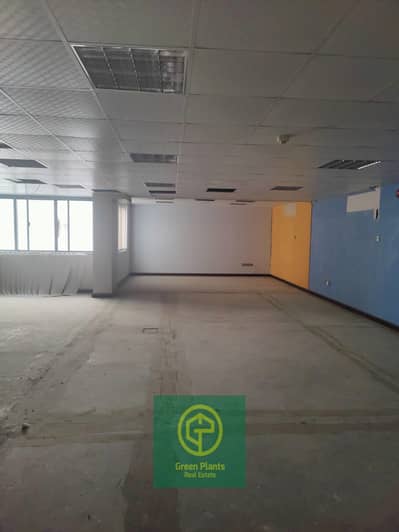 Office for Rent in Deira, Dubai - Hor Al Anz 1,500 sq. Ft office with ready glass partition