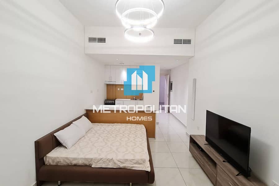 Bright and Modern Layout | Furnished | Hot Deal Bright and Modern Layout | Furnished | Hot Deal