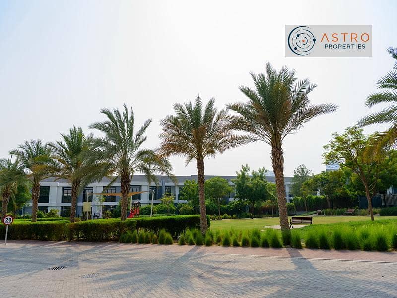 Spacious Upgraded 4Br | Casa Flores | Facing Park Spacious Upgraded 4Br | Casa Flores | Facing Park