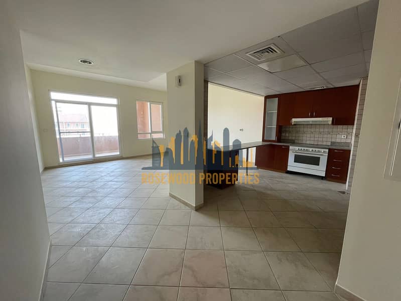 3 B/R + MAIDS + STORE | VACANT | COMMUNITY VIEW 3 B/R + MAIDS + STORE | VACANT | COMMUNITY VIEW