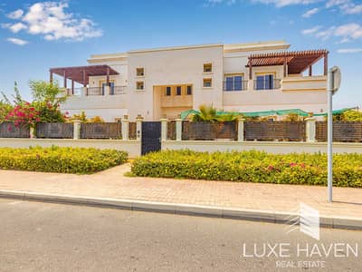 5 Bedroom Villa for Rent in Emirates Hills, Dubai - Luxury Classical 5BR Mansion in Emirates Hills
