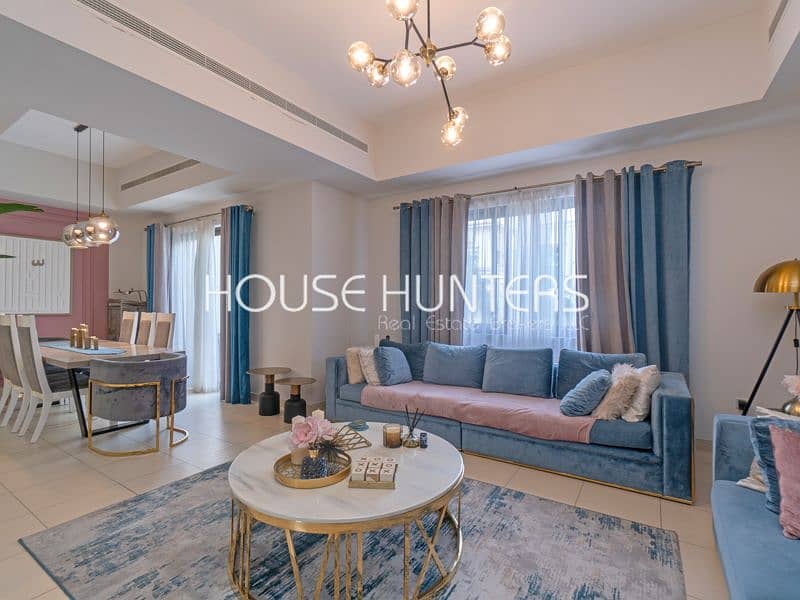 Stunning villa ISingle row IBeautifully landscaped Stunning villa ISingle row IBeautifully landscaped