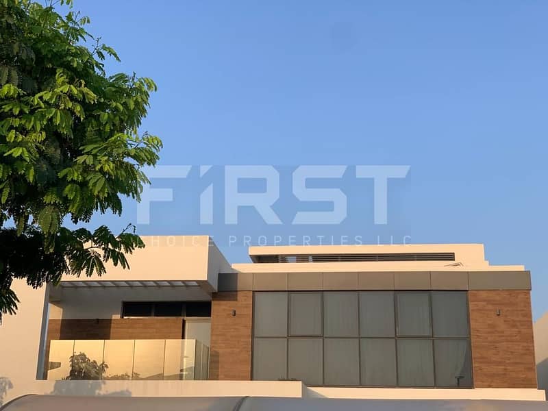 Prime Location l Huge Layout l Spacious Spaces l Modified With Pool And Landscape Prime Location l Huge Layout l Spacious Spaces l Modified With Pool And Landscape