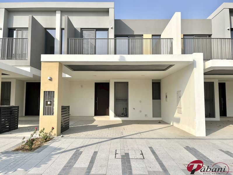 Brand New | Vacant | Single Row | Fitted Kitchen Brand New | Vacant | Single Row | Fitted Kitchen