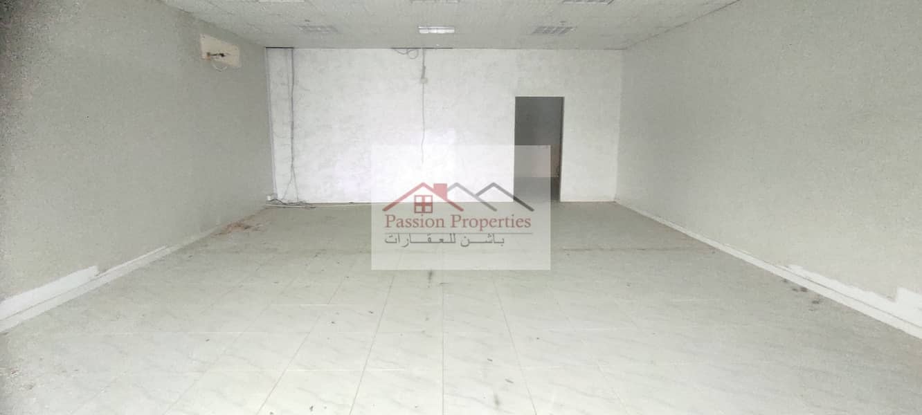 2000 sq ft | Showroom/Shop for rent in Umm Ramool
