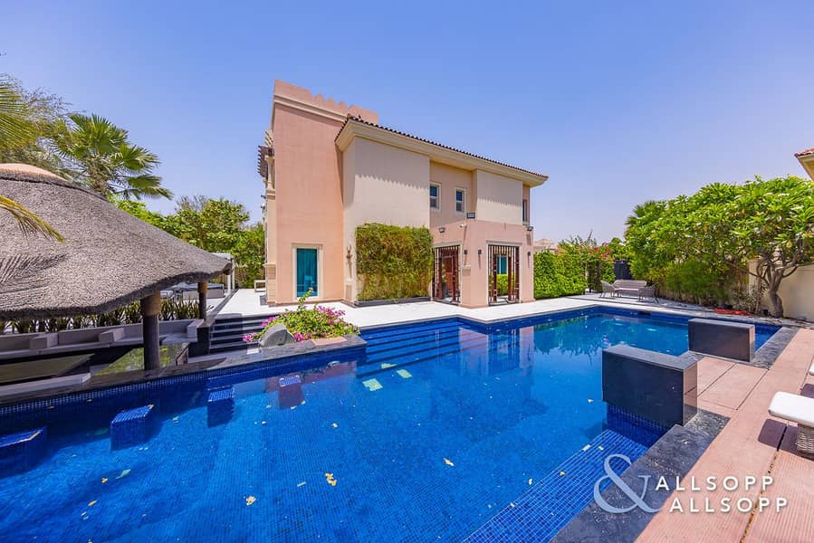 Upgraded | Incredible Garden | C1 5 Bed Upgraded | Incredible Garden | C1 5 Bed
