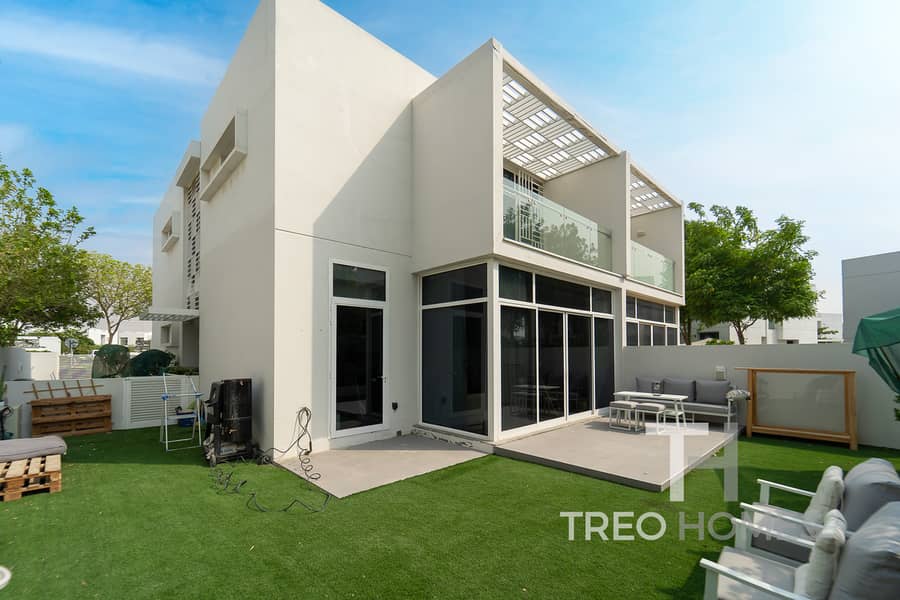 Semi-Detached | Pool View | Vacant Soon Semi-Detached | Pool View | Vacant Soon