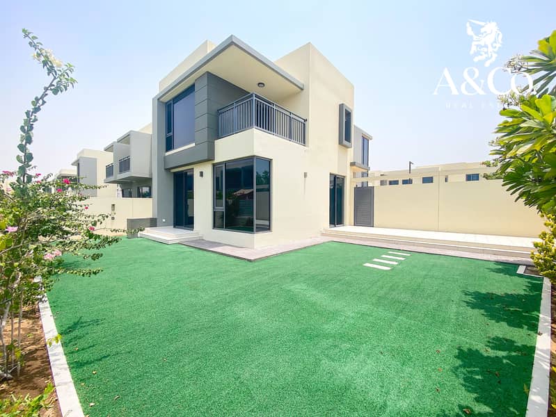 Beautiful Garden | 2 Cheques | Great Amenities Beautiful Garden | 2 Cheques | Great Amenities
