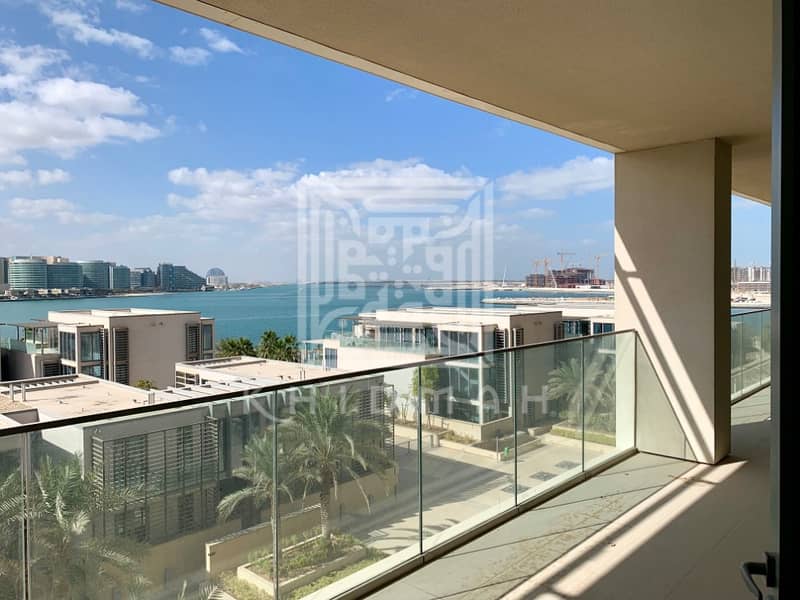 Spacious 4 bedroom penthouse apartment w/ full sea view