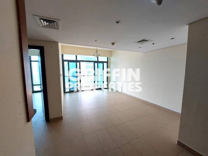 Spacious 1BHK with Balcony / Marina view Spacious 1BHK with Balcony / Marina view