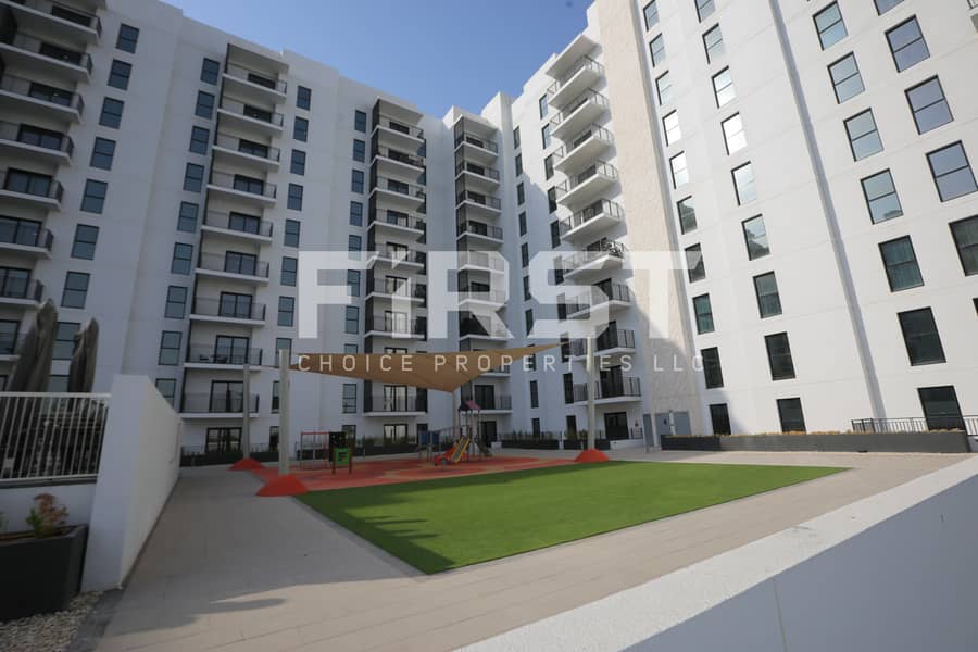 A luxurious residential project l High-quality waterfront lifestyle l Master-planned community A luxurious residential project l High-quality waterfront lifestyle l Master-planned community