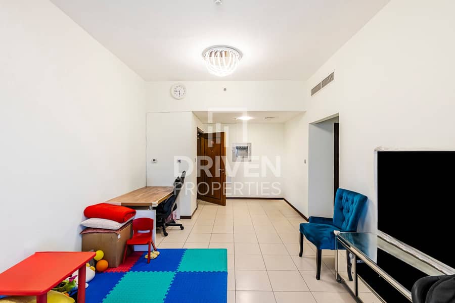 Furnished Apt | Bright | Well Maintained