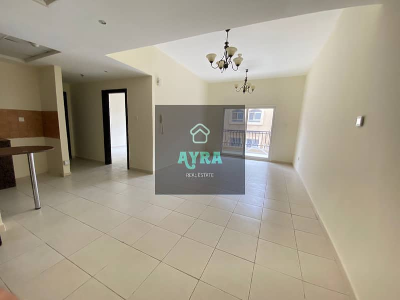 VERY NICE 1BHK NEXT TO CIRCLE MALL PARK FACING VERY NICE 1BHK NEXT TO CIRCLE MALL PARK FACING
