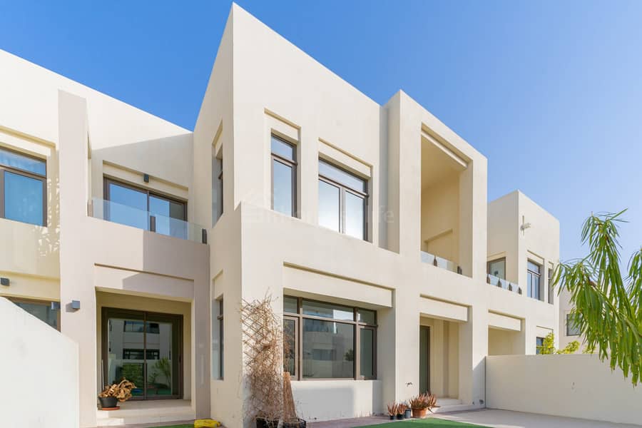 Unique Townhouse | Single Row | Prime Location Unique Townhouse | Single Row | Prime Location
