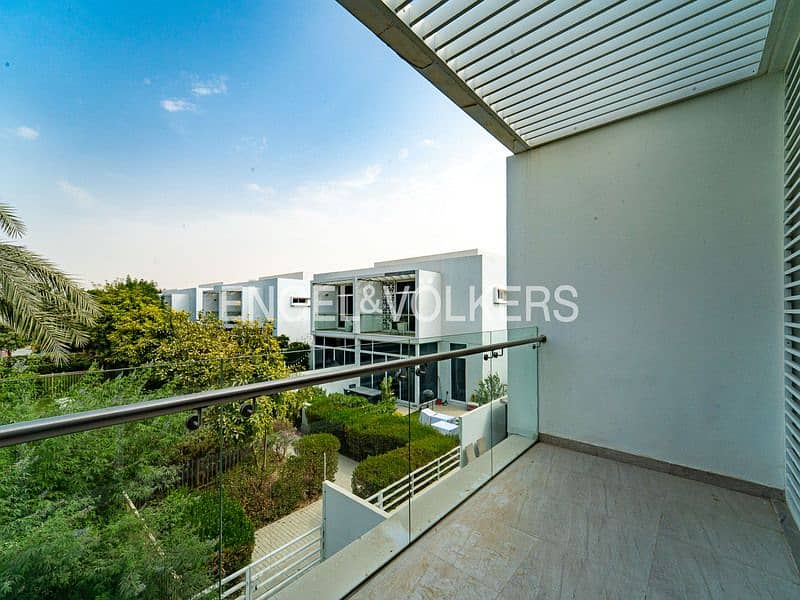 Spacious | Vacant | Best-Location Spacious | Vacant | Best-Location