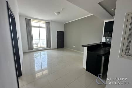 1 Bedroom Apartment for Sale in Dubai Marina, Dubai - Sea and Skydive Views | 1 Bed | 2 Baths