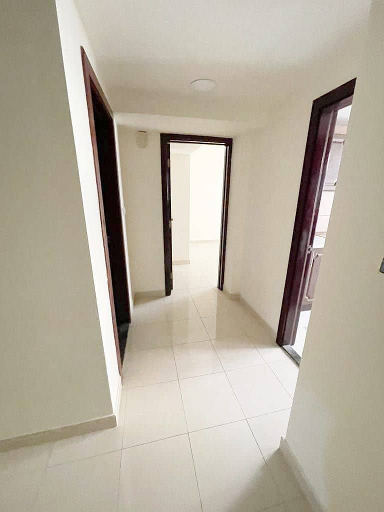 شقة في أبو شغارة 2 غرف 22995 درهم - 7911741