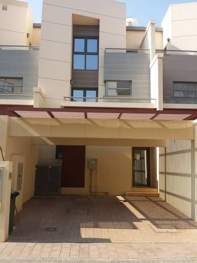 4BR Townhouse with Maid Room 4BR Townhouse with Maid Room