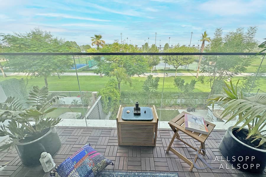 2 bed Duplex | Upgraded | Park Single Row 2 bed Duplex | Upgraded | Park Single Row