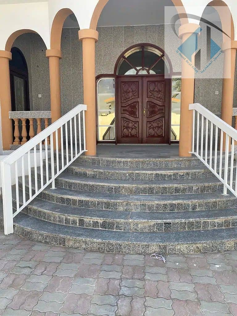 Villa for sale in the most prestigious areas of Sharjah, Al Ramaqia area, with the possibility of bank financing without any down payments