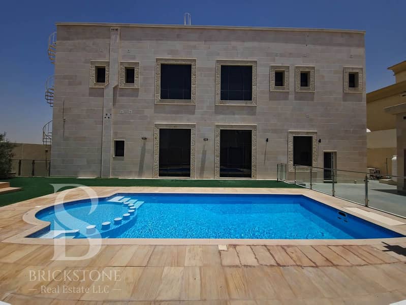 Luxury 5BR Villa | Swimming Pool | Full Service Block | Stone finish