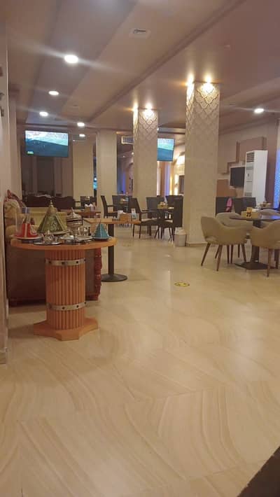 Shop for Sale in Al Nuaimiya, Ajman - A cafe and restaurant with a tourist license, 800 feet, Kuwait Street, live, a theater that performs concerts, the income is very excellent, 60 length