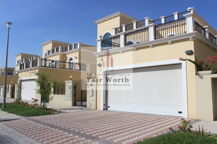 4 BHK Villa with Huge Garden and Parking 4 BHK Villa with Huge Garden and Parking