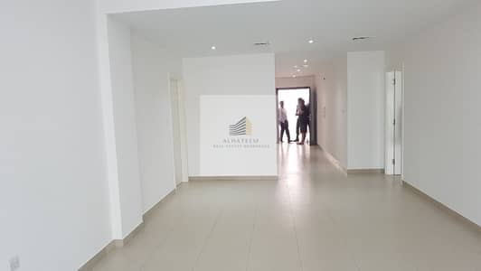 2 Bedroom Flat for Sale in Al Quoz, Dubai - Spacious Apartment Closed Kitchen and Balcony