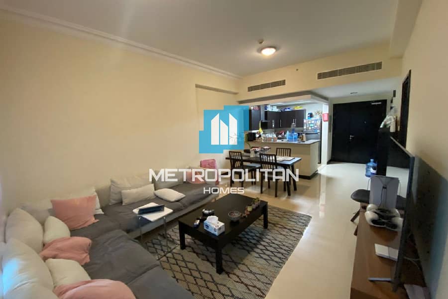 Upscale Location | Vacant | Modern Design Upscale Location | Vacant | Modern Design