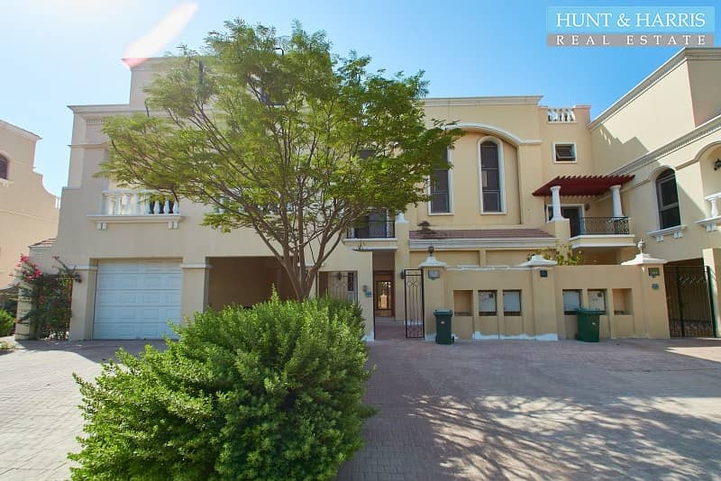 Upgraded - 4 Bedroom Townhouse - Golf Course Views Upgraded - 4 Bedroom Townhouse - Golf Course Views