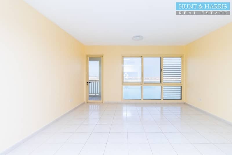 Wonderful Sea Views - Spacious 2 Bed - Pool Access Wonderful Sea Views - Spacious 2 Bed - Pool Access