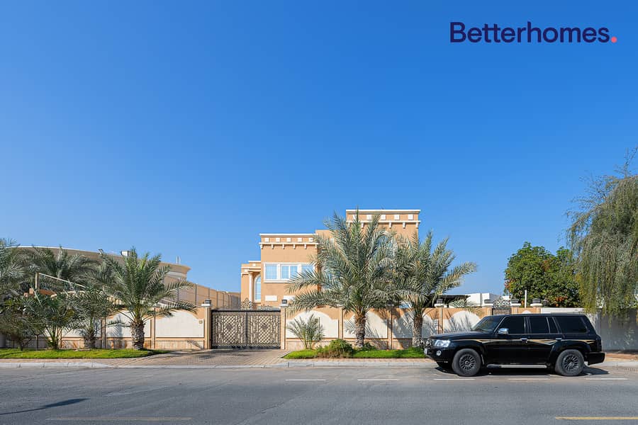 Ideal Family Home | 7 Bedrooms |  Mizhar 1