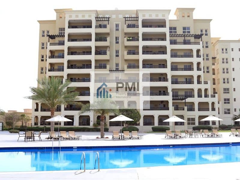 spacious 2 BR Marina apartment I Lagoon view I high floor